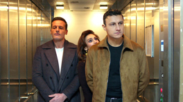 Şahin, Nare ile Yalçın'ı asansörde yakaladı!