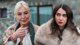 Azra hırsızlıkla suçlandı!