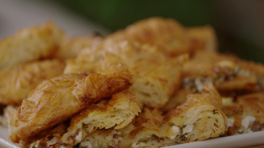 Kaymaklı Börek - Kaymaklı Börek Nasıl Yapılır? Arda'nın Ramazan Mutfağı