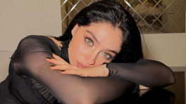 Cemre Baysel ışık saçıyor!