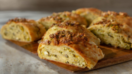 Girit Ezmeli Börek Nasıl Yapılır? - Girit Ezmeli Börek Tarifi