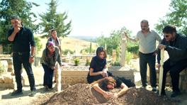 Nare cenazede fenalaştı!