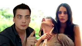 Zerrin, İpek'e bıçak çekti!