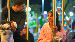 Aşıklar lunaparkta!