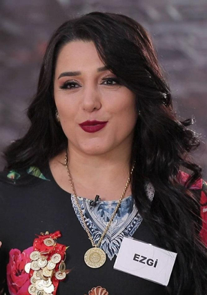 10 altın bileziğin sahibi Ezgi!