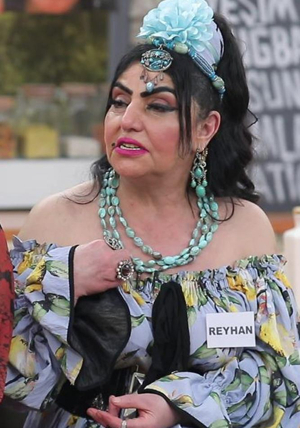 Reyhan Hanım gelininin pabucunu dama attı!