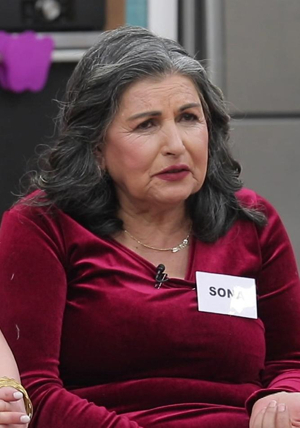 Oğlu ve nişanlısıyla birlikte yaşamak istiyor!