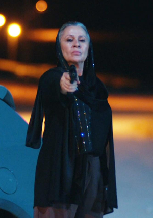 Sadakat, Mine'yi vurdu!