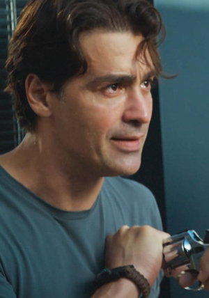 Mesut, Bozo'ya silah çekti!