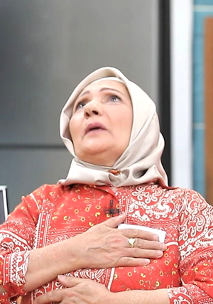 Hanife, kayınvalidesinin kalbine indirdi!