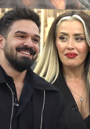 Tuğba'ya çiçekli sürpriz ziyaret!