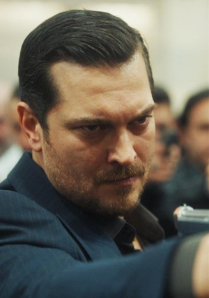 Otel artık Eşref'in!