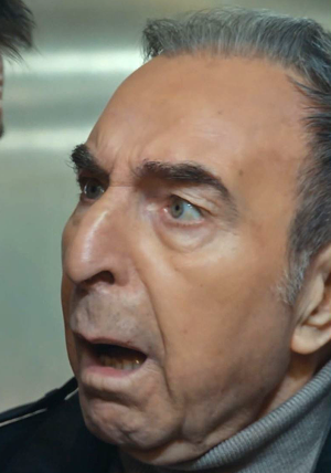 Rıza Baba bıçaklandı!