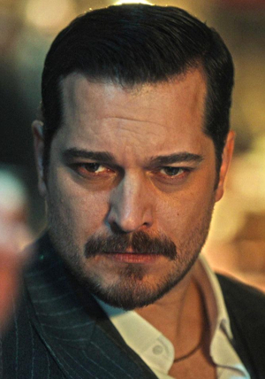 Eşref Tek yetimlerin babasıdır!