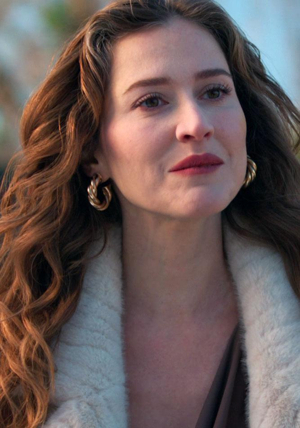 "Azra sevgilisiyle kaçmış!"