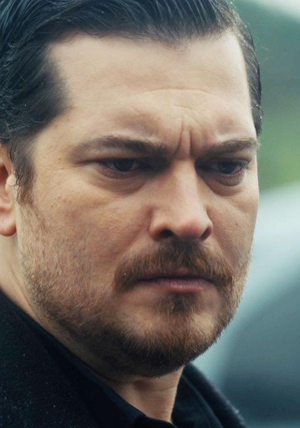 Eşref Tek oyuna gelmez!