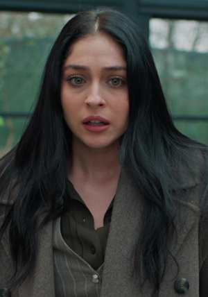 Zeynep camı kırdı!