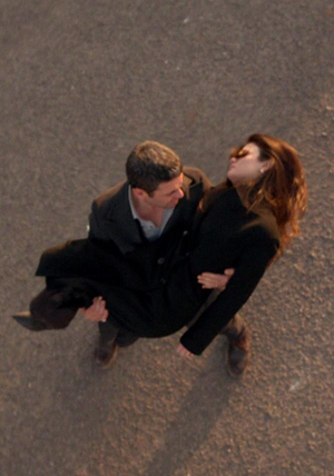 Üzüntüden bayıldı!