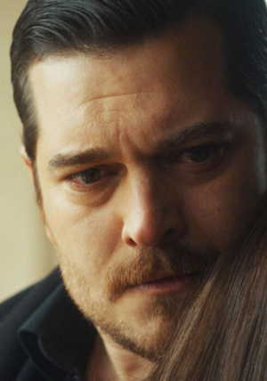 "Bana bunu nasıl yaptın Nisan?"