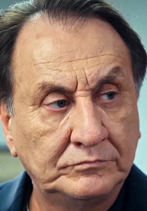 Kimlikleri ve silahları bırakın!