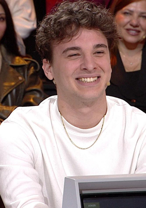 Yakışıklı yarışmacı Berat!