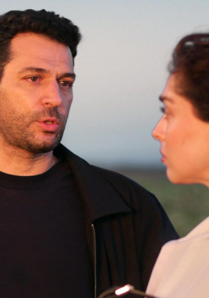 Serhat, Zeynep'i gönderdi!