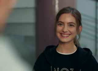 Özge, klinikten kaçtı!