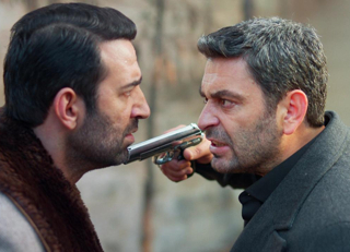 Cihan, Demir'i vurdu!