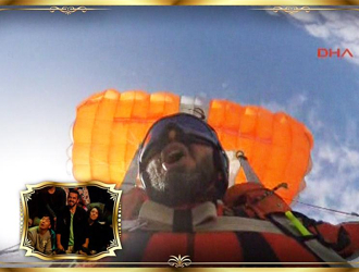 Gökyüzünde paraşüt değiştiren Cengiz Koçak Beyaz Show'daydı!