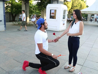 Batu, Nur'a evlenme teklifi ediyor!