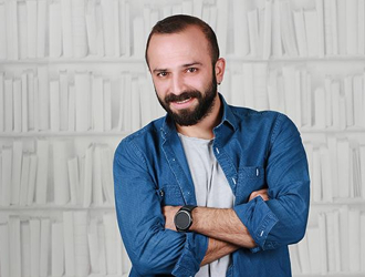 Yaralı Kuşlar’ın Doğan'ından yeni bir kitap:“Kara Kapan”