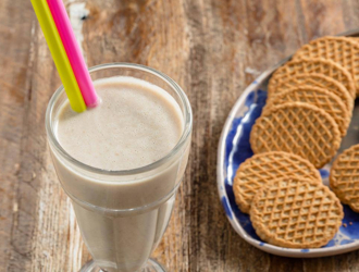 Arda'nın Mutfağı - Muzlu Bisküvili Süt (Milkshake) Tarifi - Muzlu Bisküvili Süt Nasıl Yapılır?