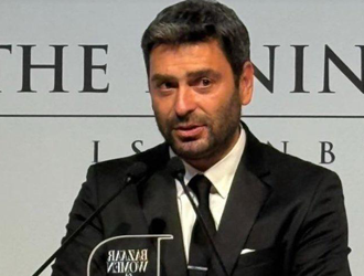 "Yılın Erkeği" Uzak Şehir'den çıktı!