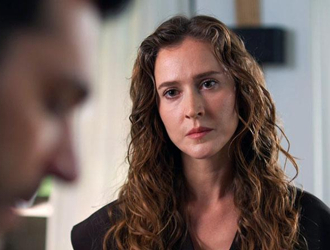 Berrak gözünü kararttı!