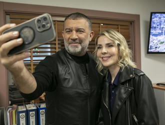 Arka Sokaklar'da kaosun ortasında tatlı kavga!