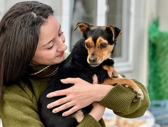 Ufacık köpeğiyle kocaman bir hikaye!