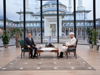 "Bu kutlu günleri coşkuyla yaşayalım!"