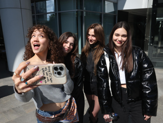 Daha On Yedi'nin gençlerinden ilk selfie'ler!