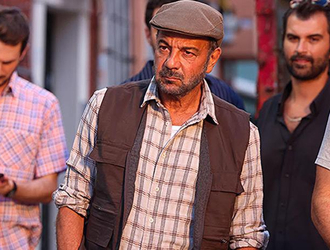 Kerem Alışık'tan Çolpan İlhan'a duygu yüklü şiir!
