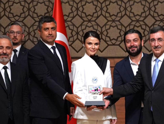 Yılın dizisi "Uzak Şehir"