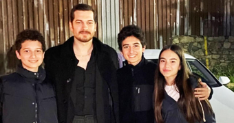 Eşref'in çocuklarından babalar günü sürprizi!