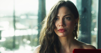 Eşref, Nisan'dan kuşkulanıyor!