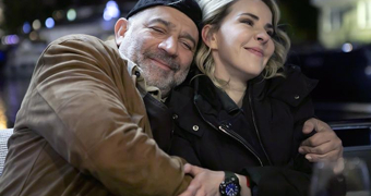 Arka Sokaklar'da mutlu aile tablosu!