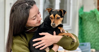 Ufacık köpeğiyle kocaman bir hikaye!