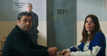 Alya, Cihan'la Meryem'i el ele yakaladı!