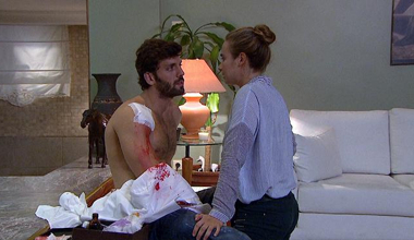 Ece ve Onur arasında romantik anlar!