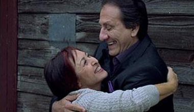 Suat, Hüsnüyü süründürüyor