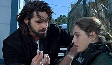 Leyla ölümden dönüyor