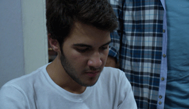 Metin hala bunalımda