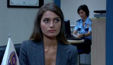 Leyla, Rıza Baba’nın karşısında